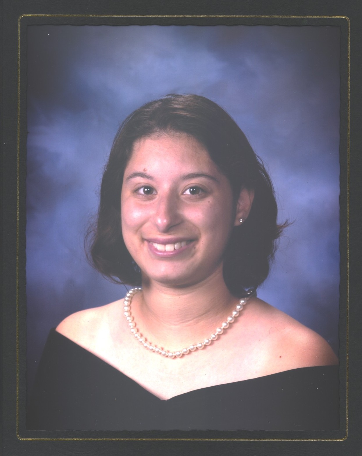 ./2006/Monica 21/Monicagrad2.jpg